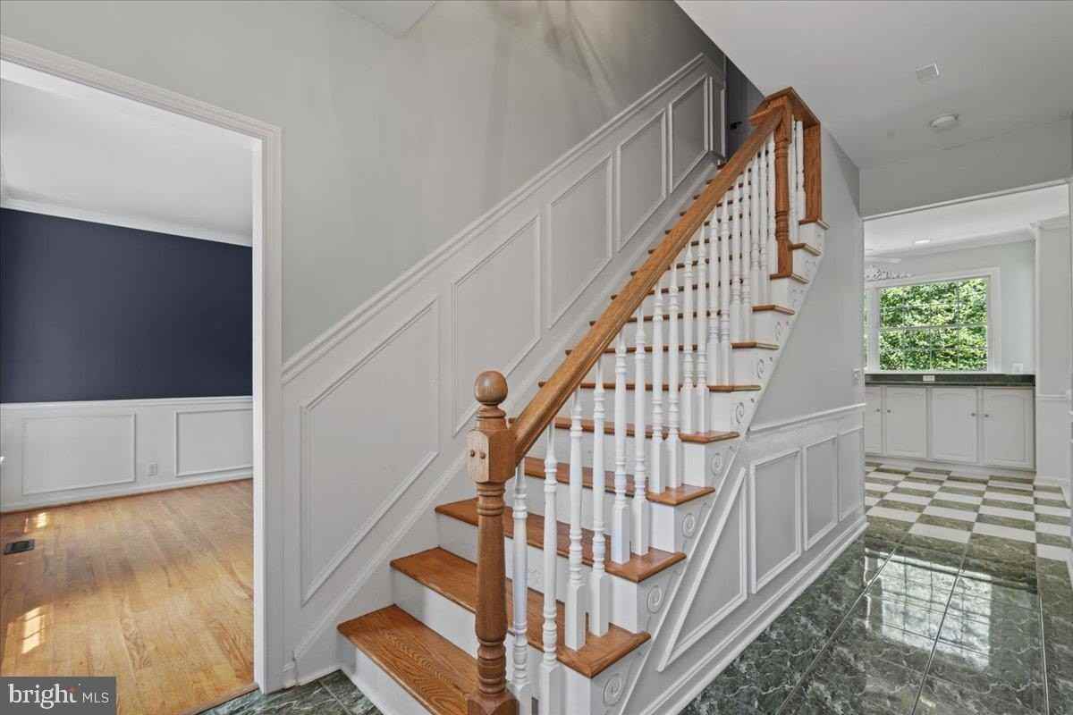 28920 Livingston Dr - Photo 5 of 49
