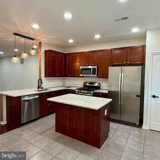 153 Mercer Ct - Photo 4 of 21