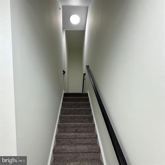 153 Mercer Ct - Photo 6 of 21