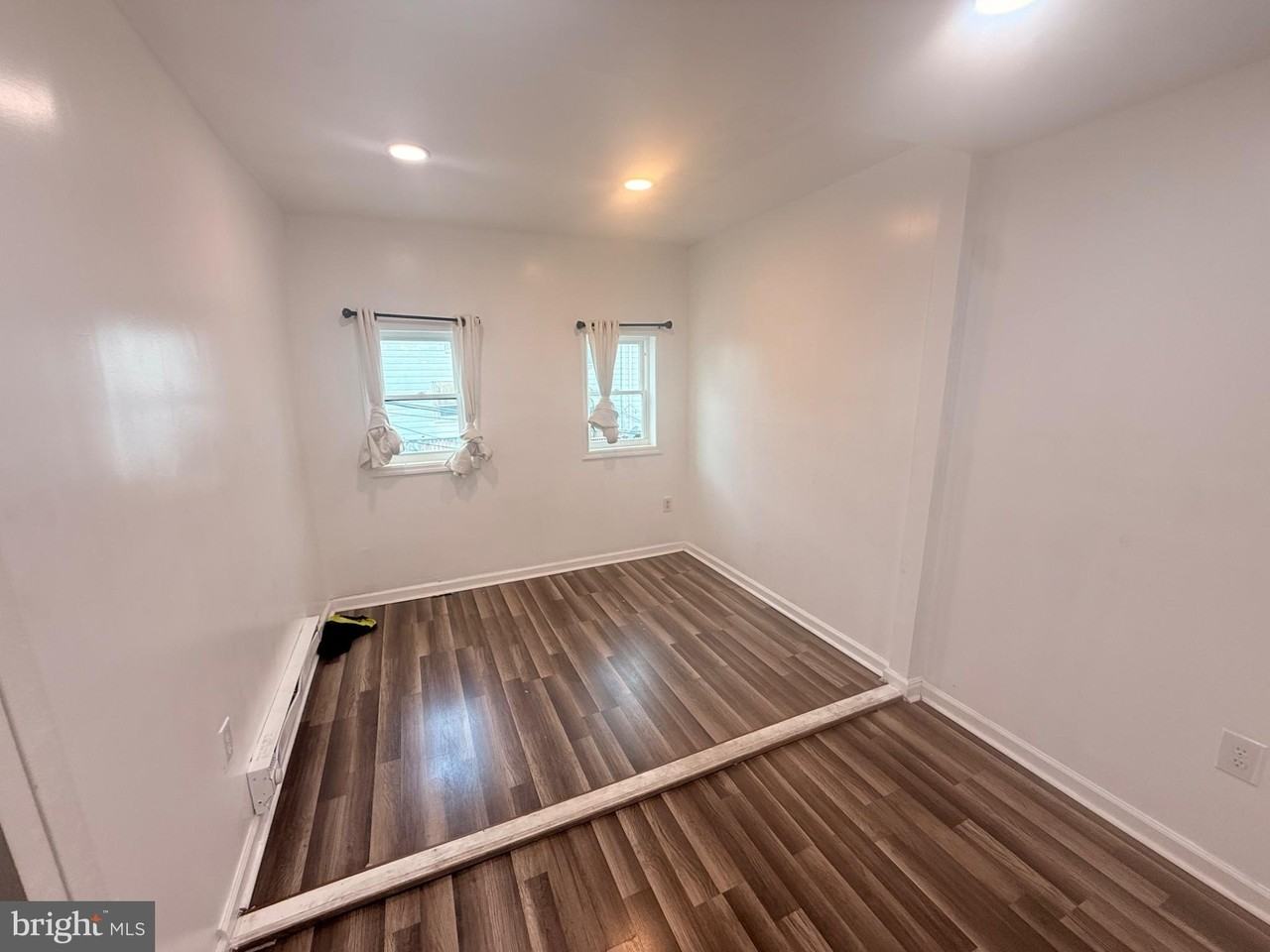 434 Timberlake Rd - Photo 3 of 13