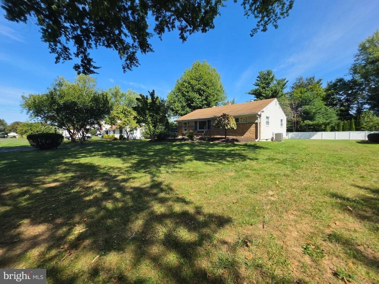 224 Cedar Ave - Photo 3 of 25