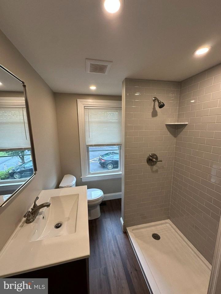 373B Easton Rd - Photo 2 of 10