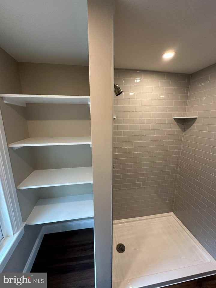 373B Easton Rd - Photo 3 of 10