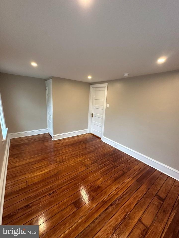373B Easton Rd - Photo 4 of 10