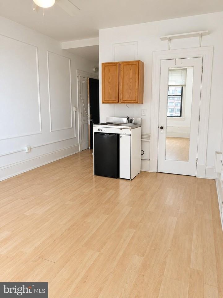 1324 Locust St #1120 - Photo 2 of 17