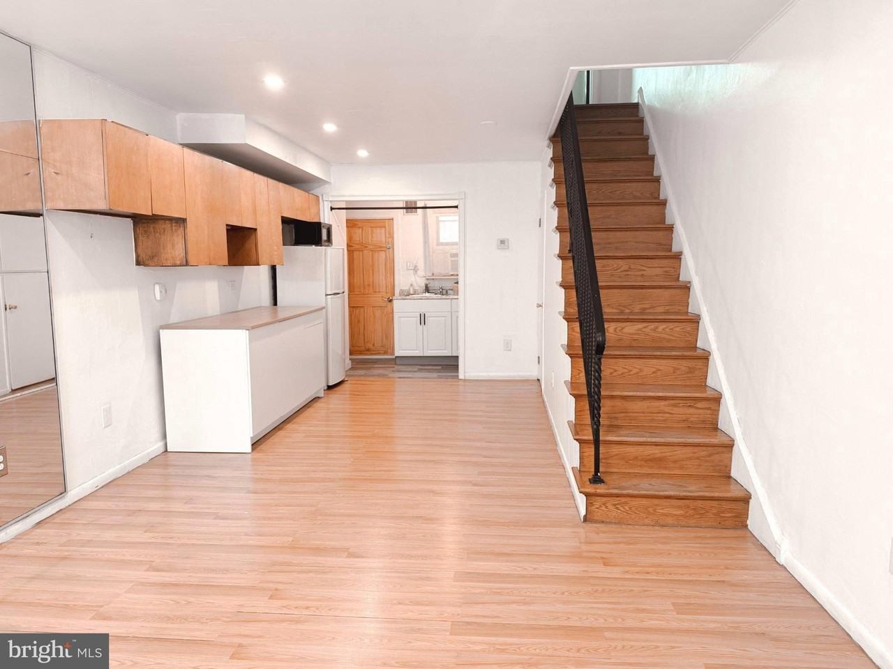2033 S Watts St - Photo 2 of 18