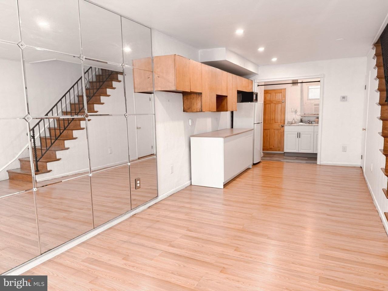 2033 S Watts St - Photo 3 of 18
