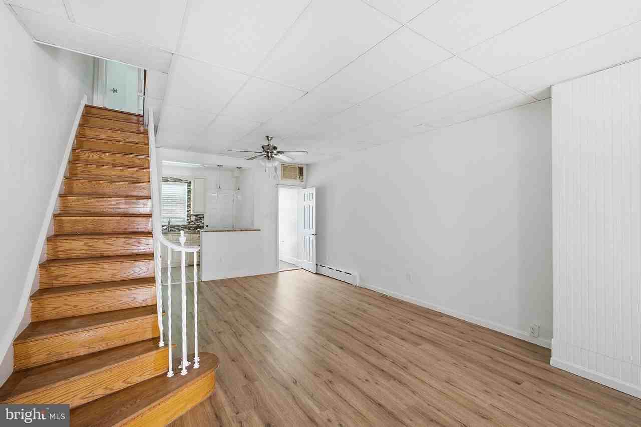 1802 Tree St - Photo 2 of 19