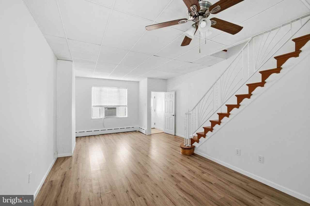1802 Tree St - Photo 3 of 19