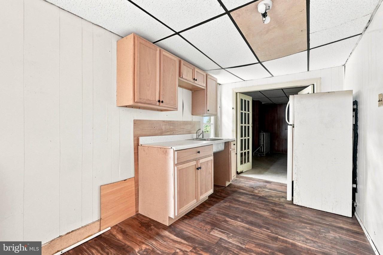 2919 N 22nd St - Photo 3 of 10