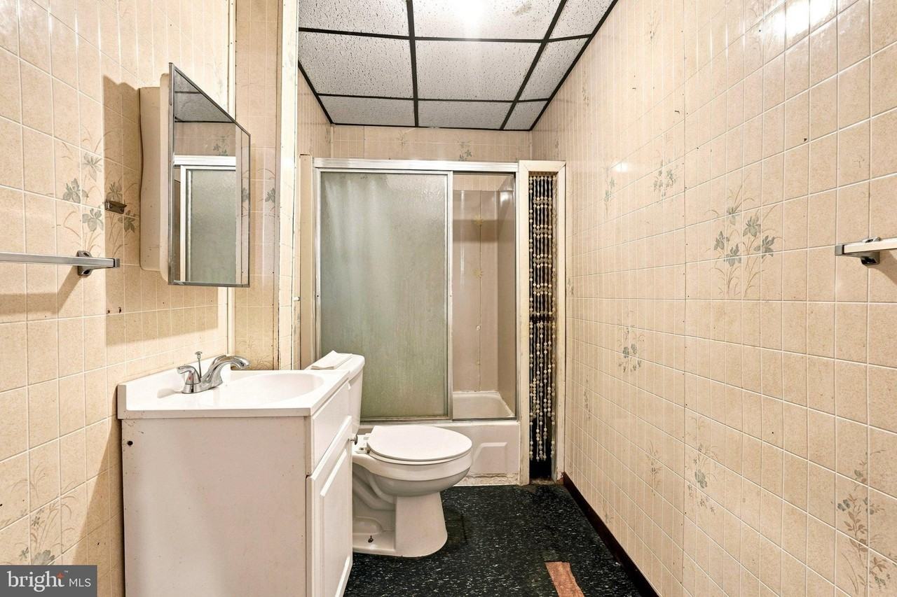 2919 N 22nd St - Photo 4 of 10