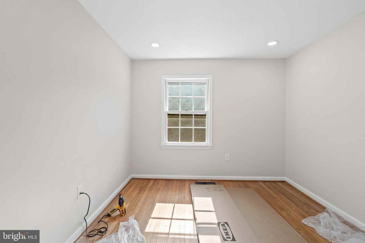 1013 N Vail St - Photo 7 of 31