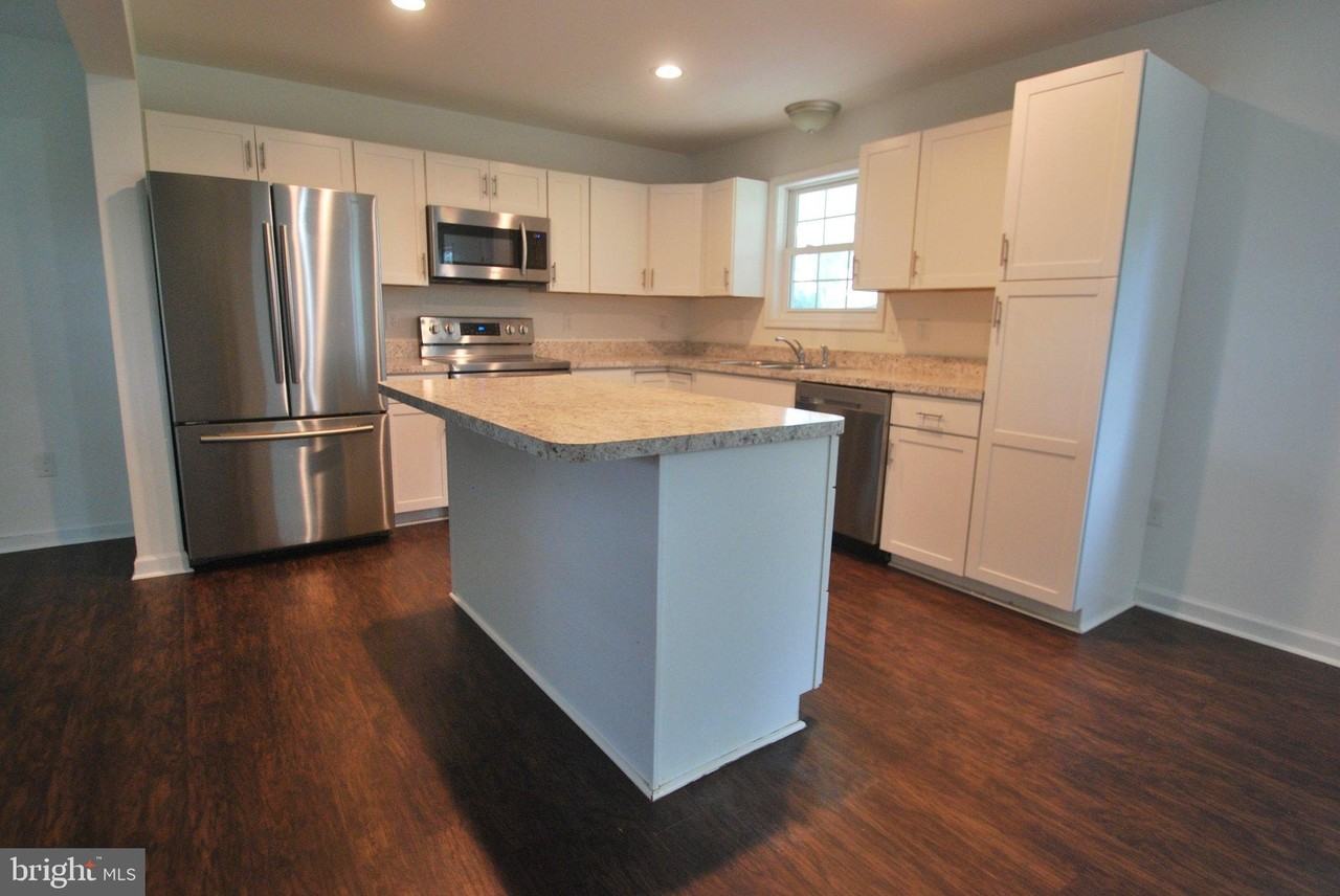 10266 Hume Rd - Photo 3 of 20