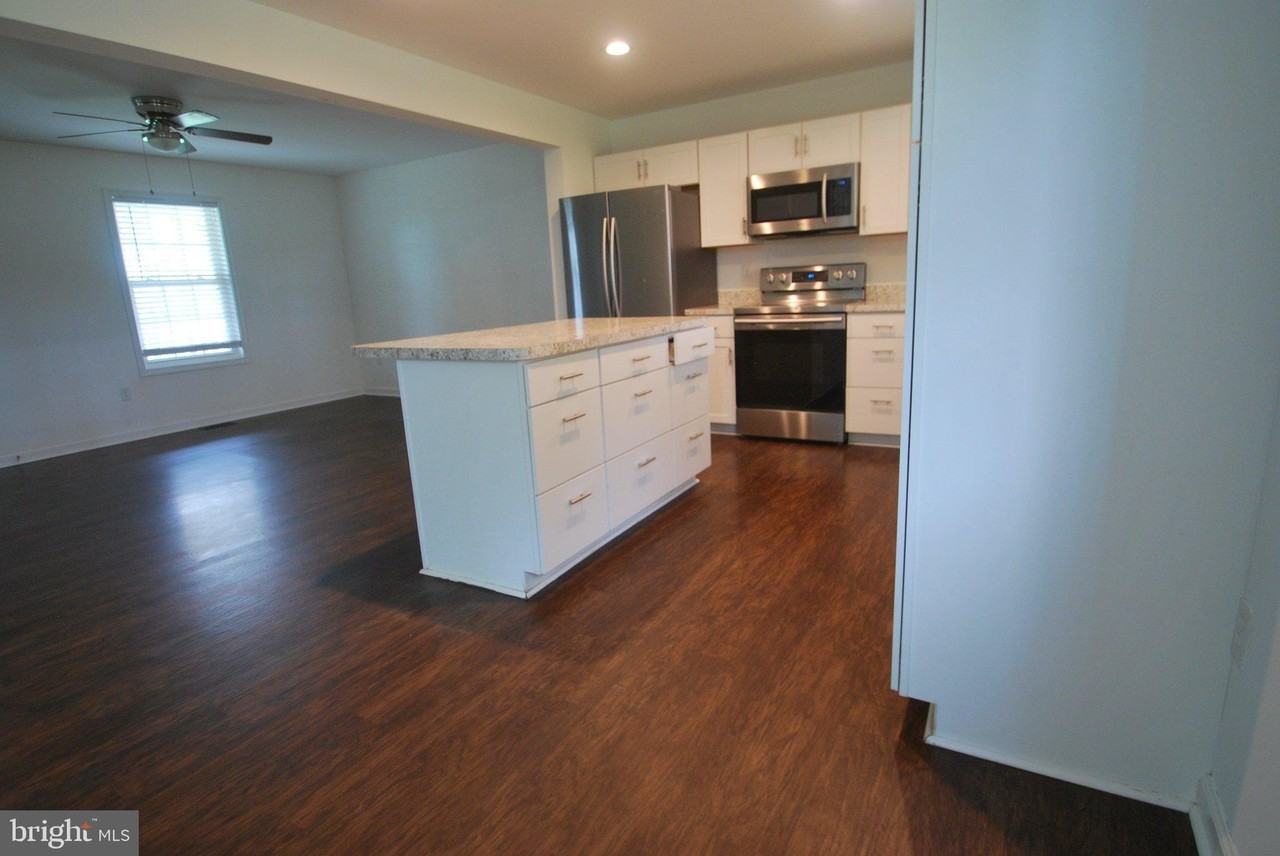 10266 Hume Rd - Photo 4 of 20