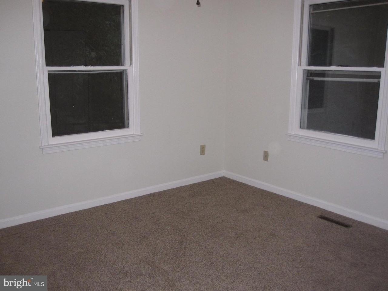 10194 Roosevelt Dr - Photo 3 of 14