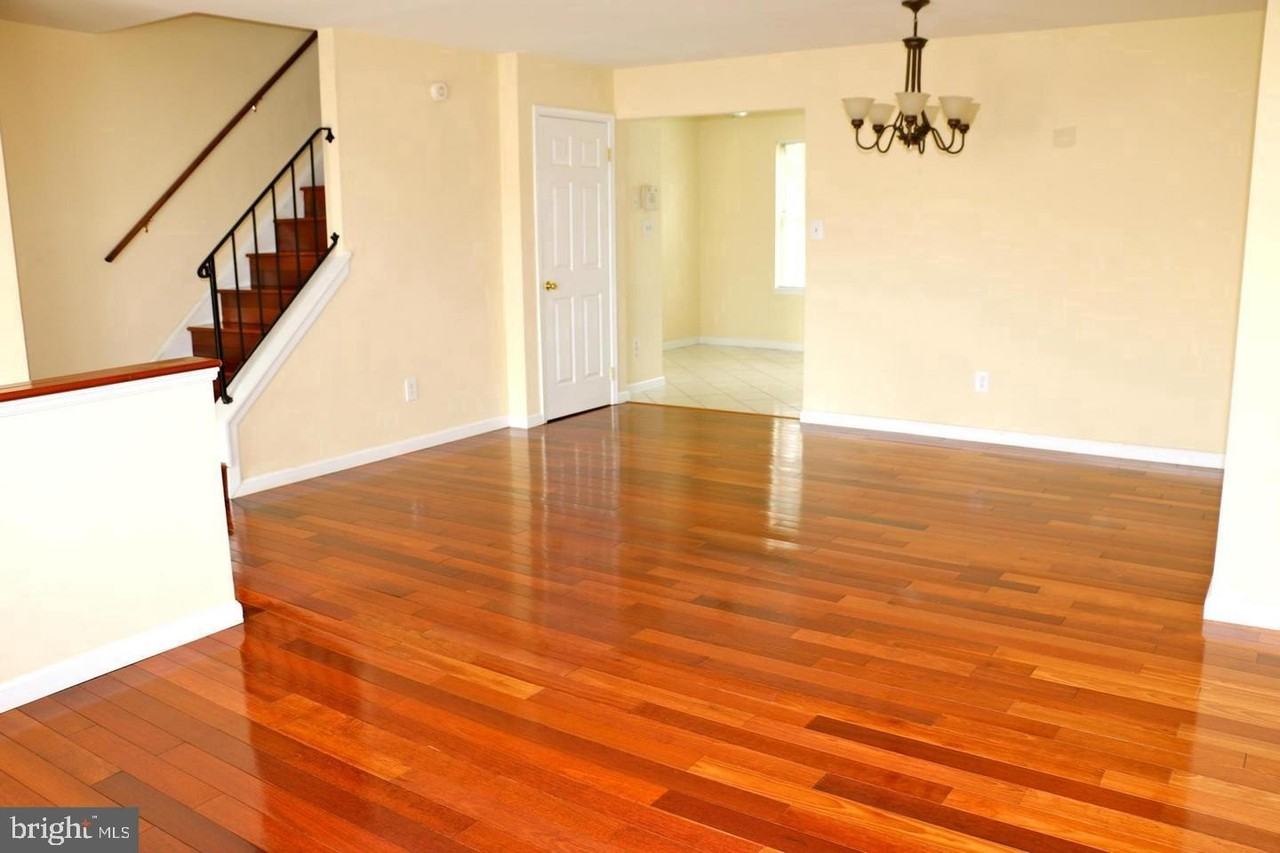 14904 Enterprise Ln - Photo 3 of 26