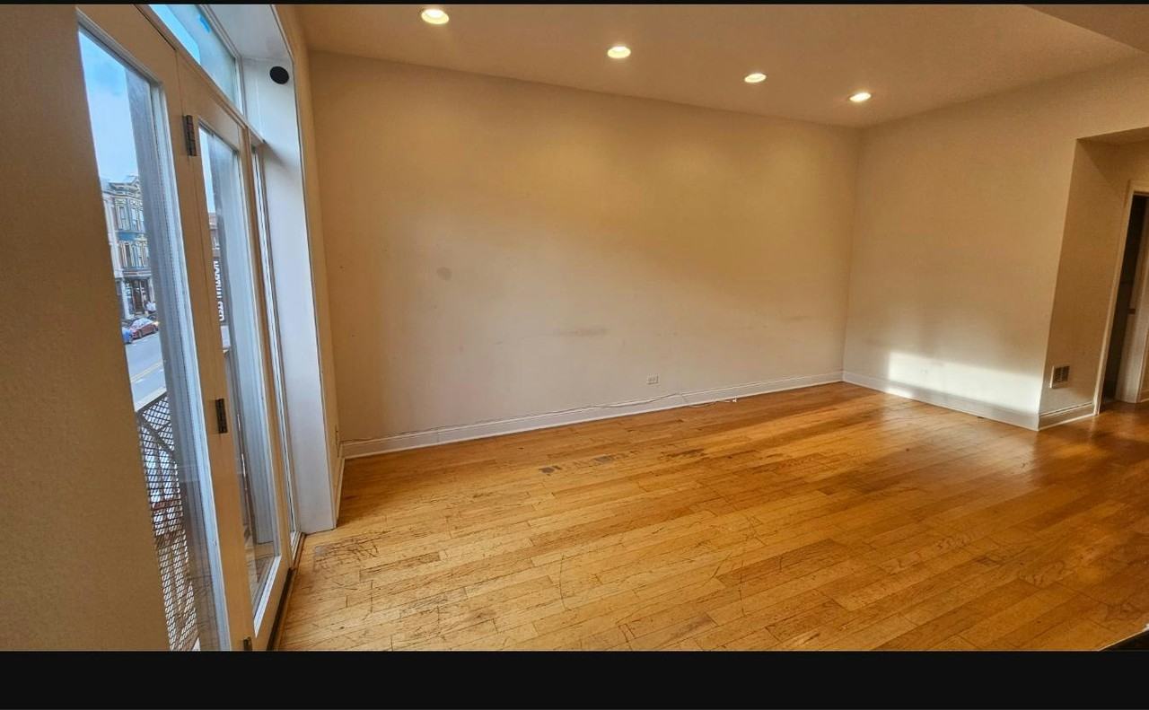 3337 N Halsted Ave, Unit 2 - Photo 4 of 14