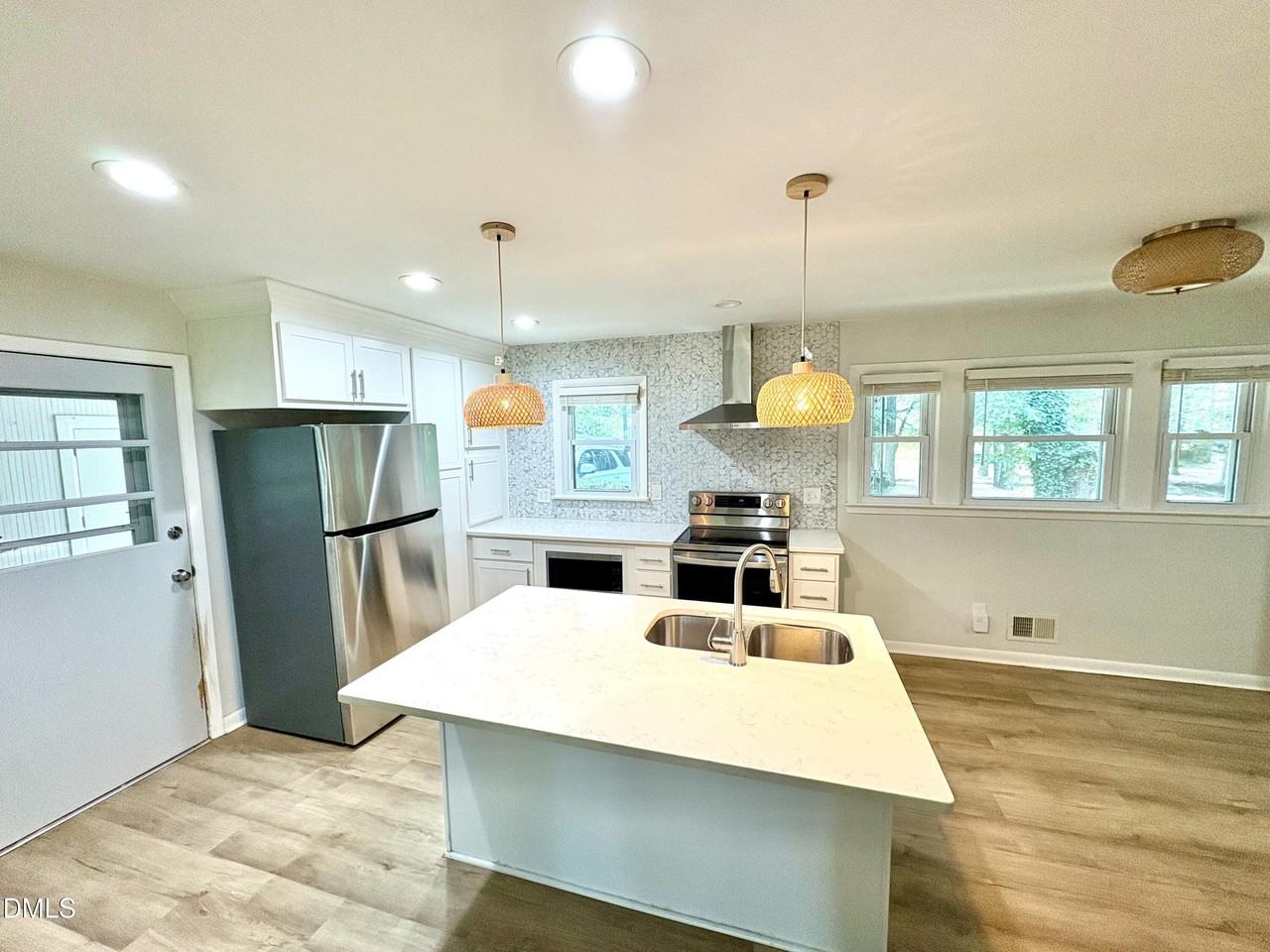408 Marjorie Dr - Photo 4 of 22