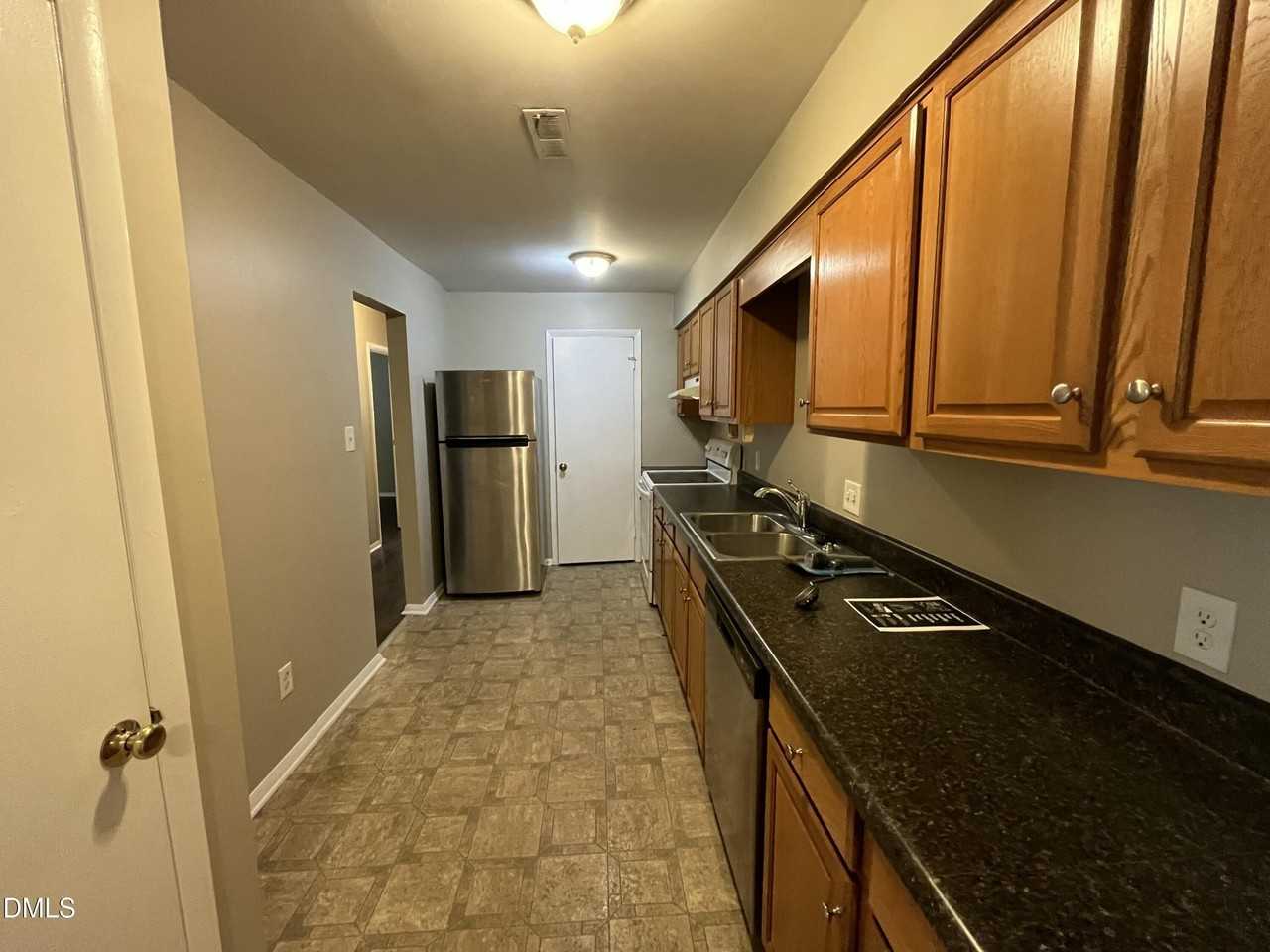 1022 Sandlin Pl - Photo 6 of 16