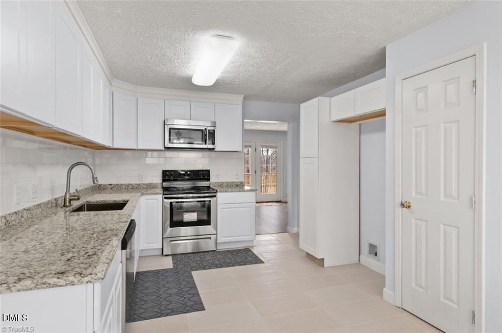 3806 Polonia Ct - Photo 4 of 11