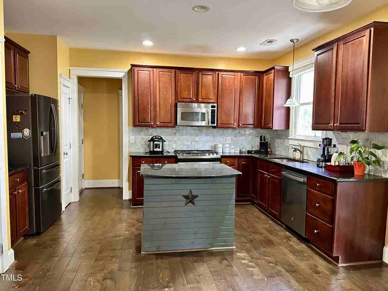 530 Alden Bridge Dr - Photo 4 of 16