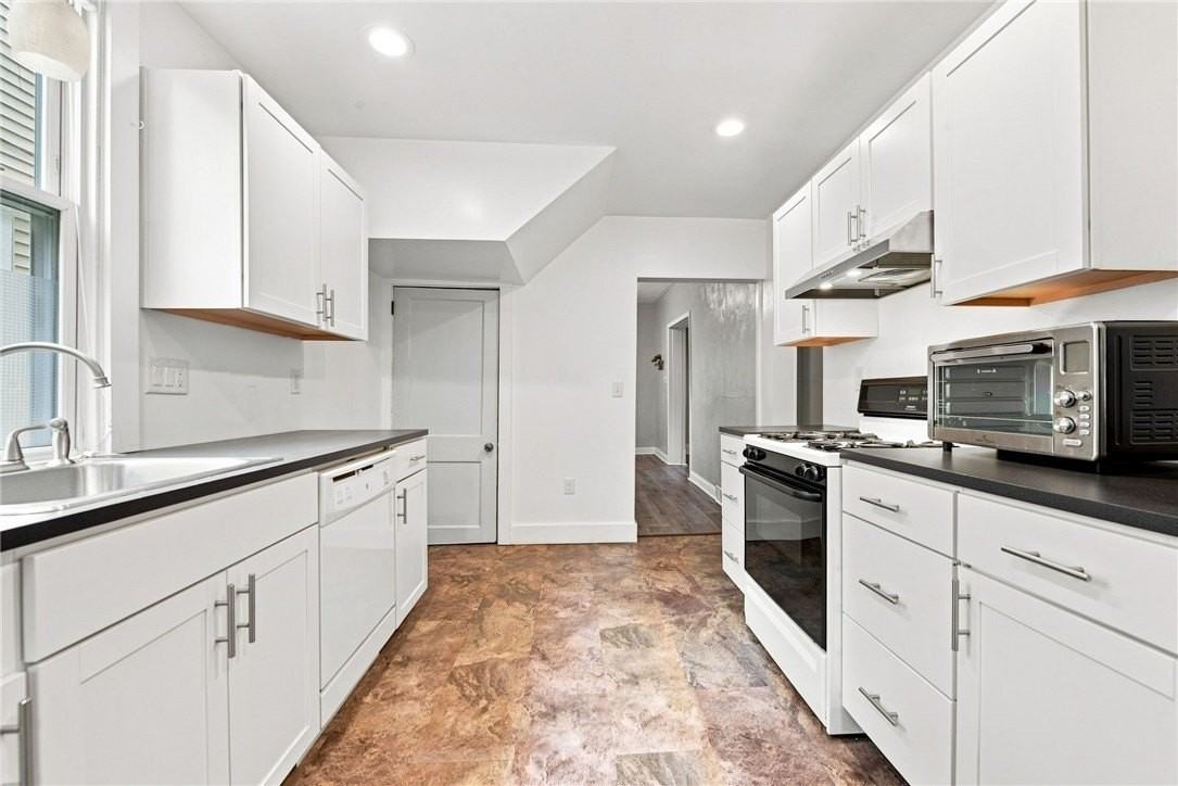 1521 Rockland Ave - Photo 4 of 12