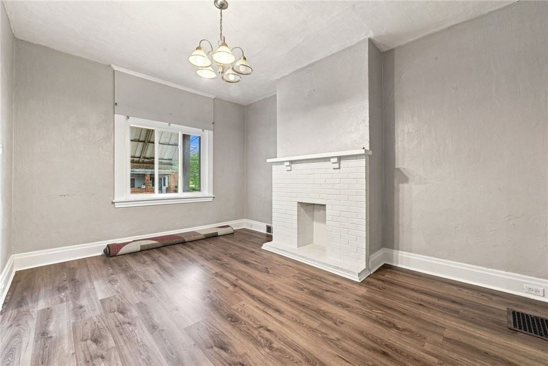 1521 Rockland Ave - Photo 5 of 12