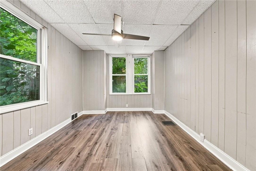 1521 Rockland Ave - Photo 6 of 12