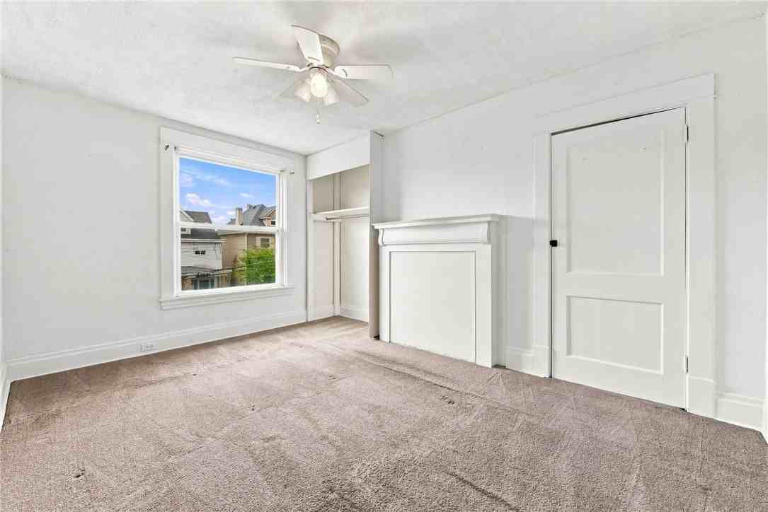 1521 Rockland Ave - Photo 7 of 12