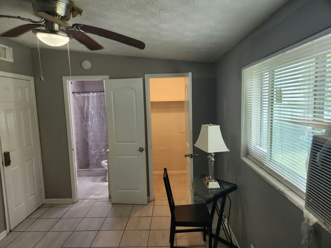 1036 West 18th Street , Unit 1 - Master Bedroom - Photo 2 of 7