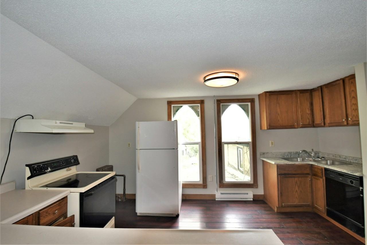 710 West 4th Street, Unit 712 1/2 - Photo 4 of 14