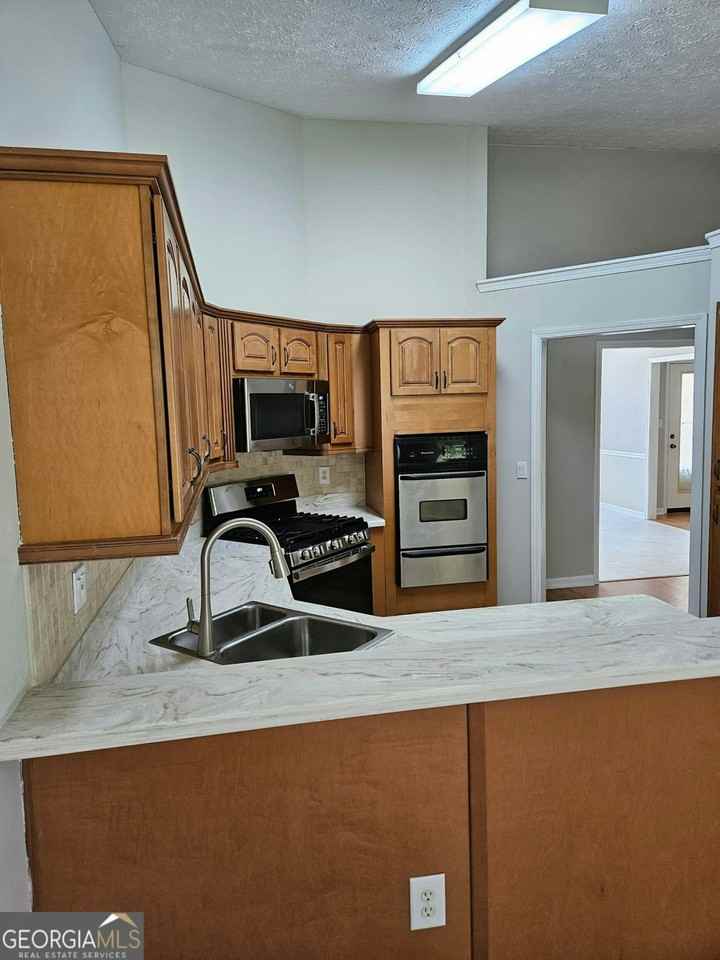 5186 Sudbury Point Ln - Photo 2 of 13