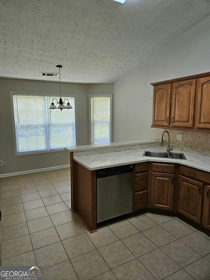 5186 Sudbury Point Ln - Photo 4 of 13