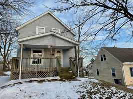 featured image of 2157 10th St Sw