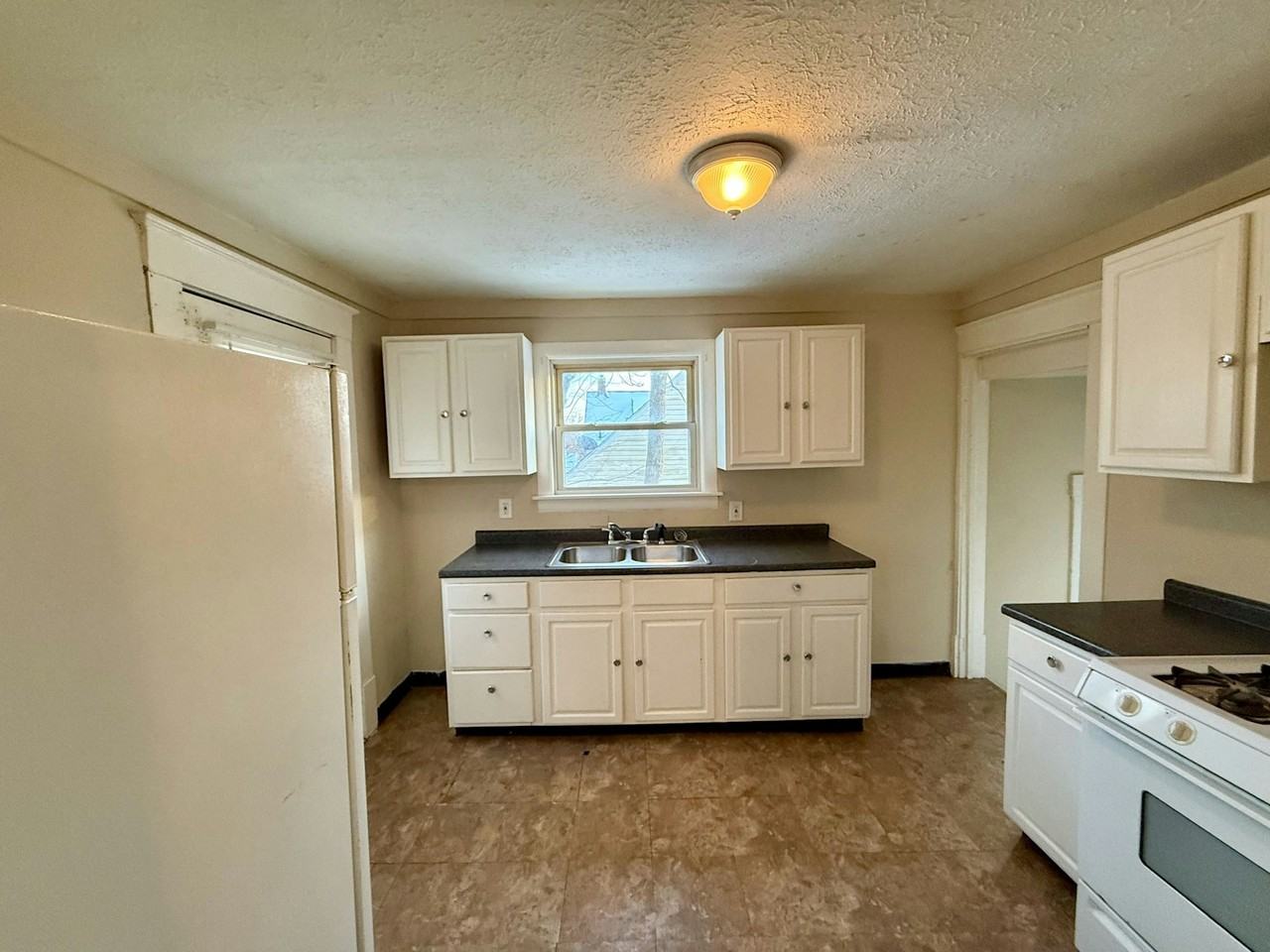 2157 10th Street Southwest - Photo 3 of 18