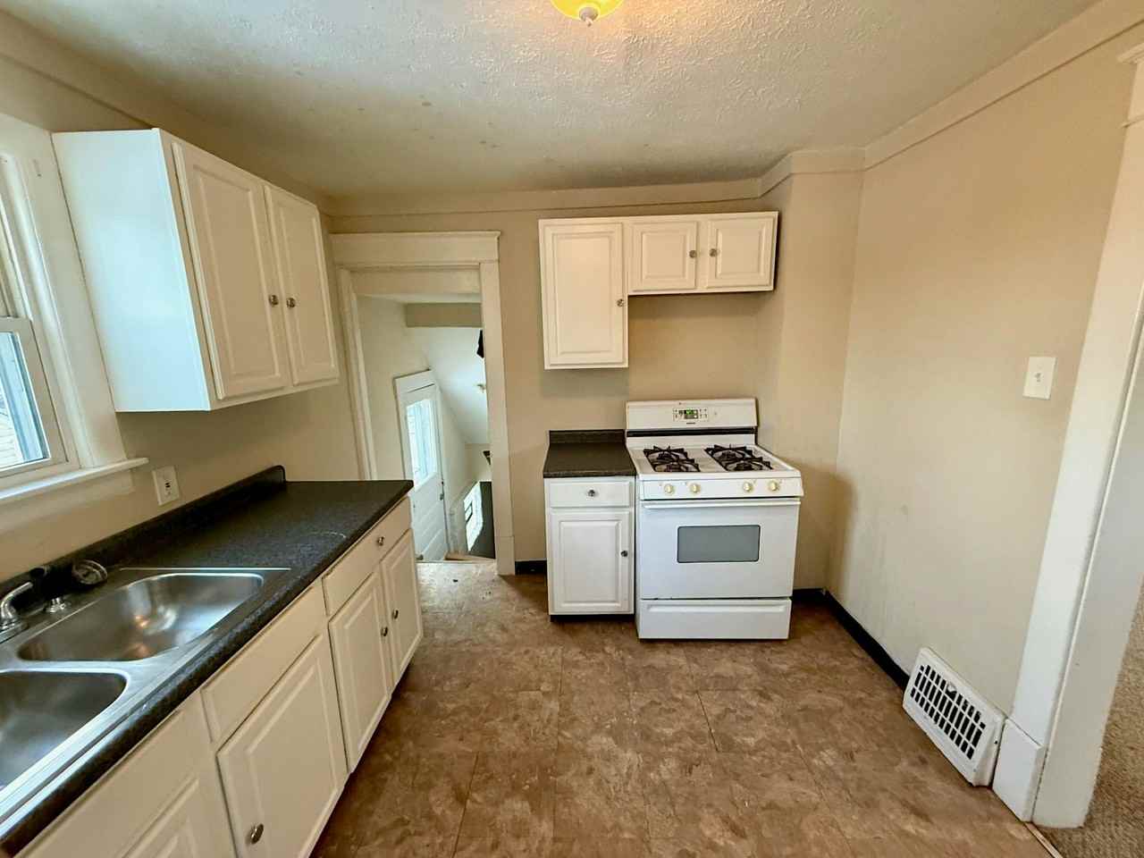 2157 10th Street Southwest - Photo 5 of 18