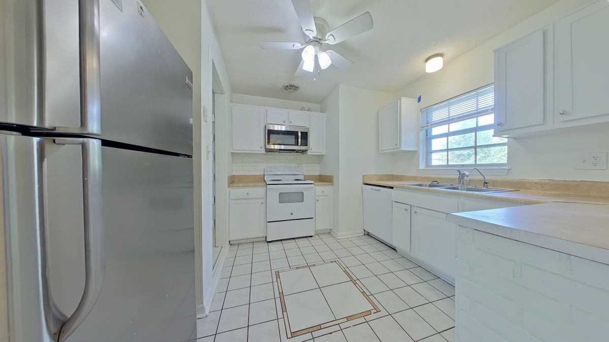 48 Fawn Ln - Photo 4 of 13