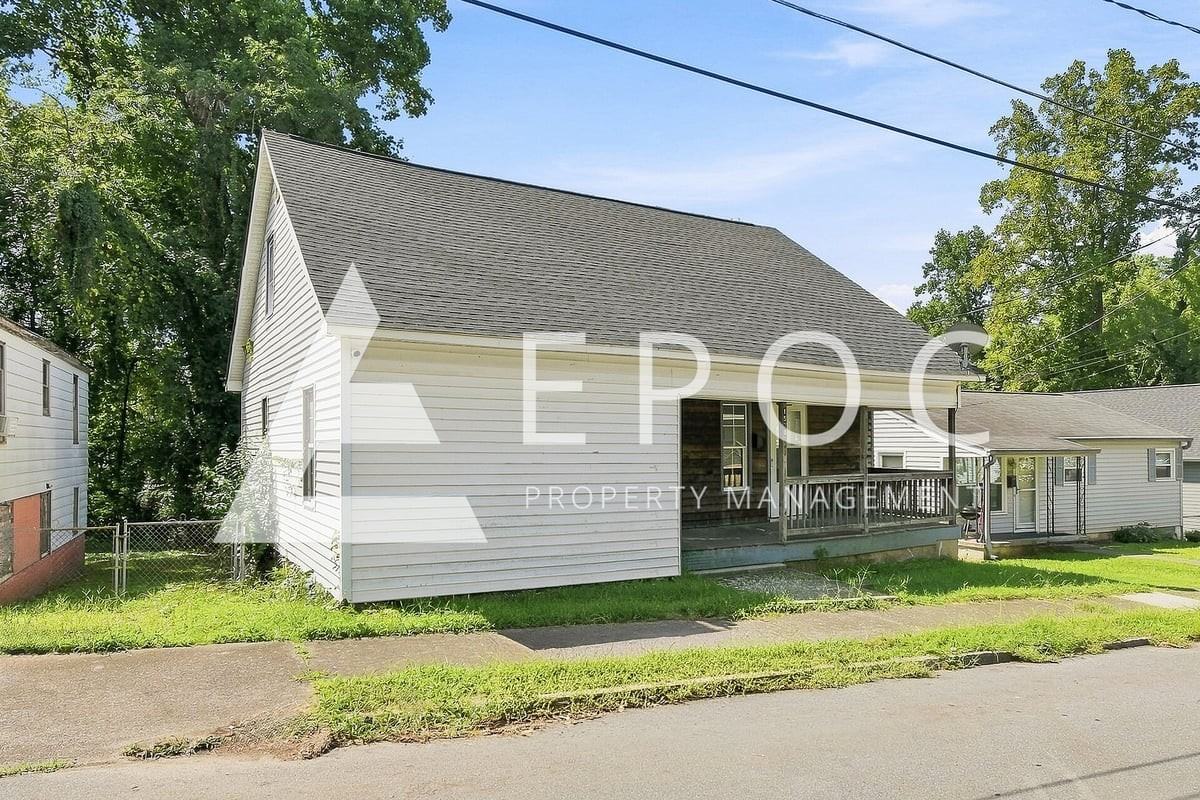 1530 East Twenty-First Street - Photo 3 of 16