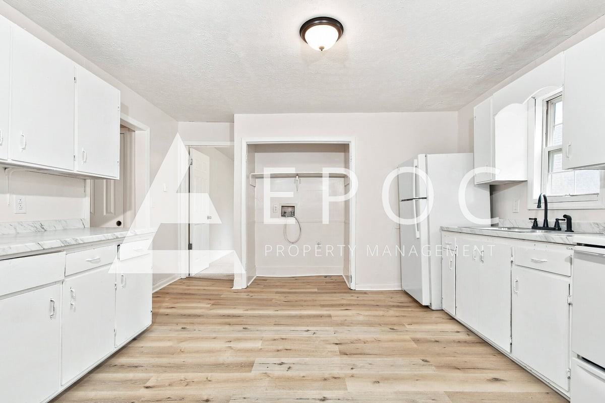 1530 East Twenty-First Street - Photo 4 of 16