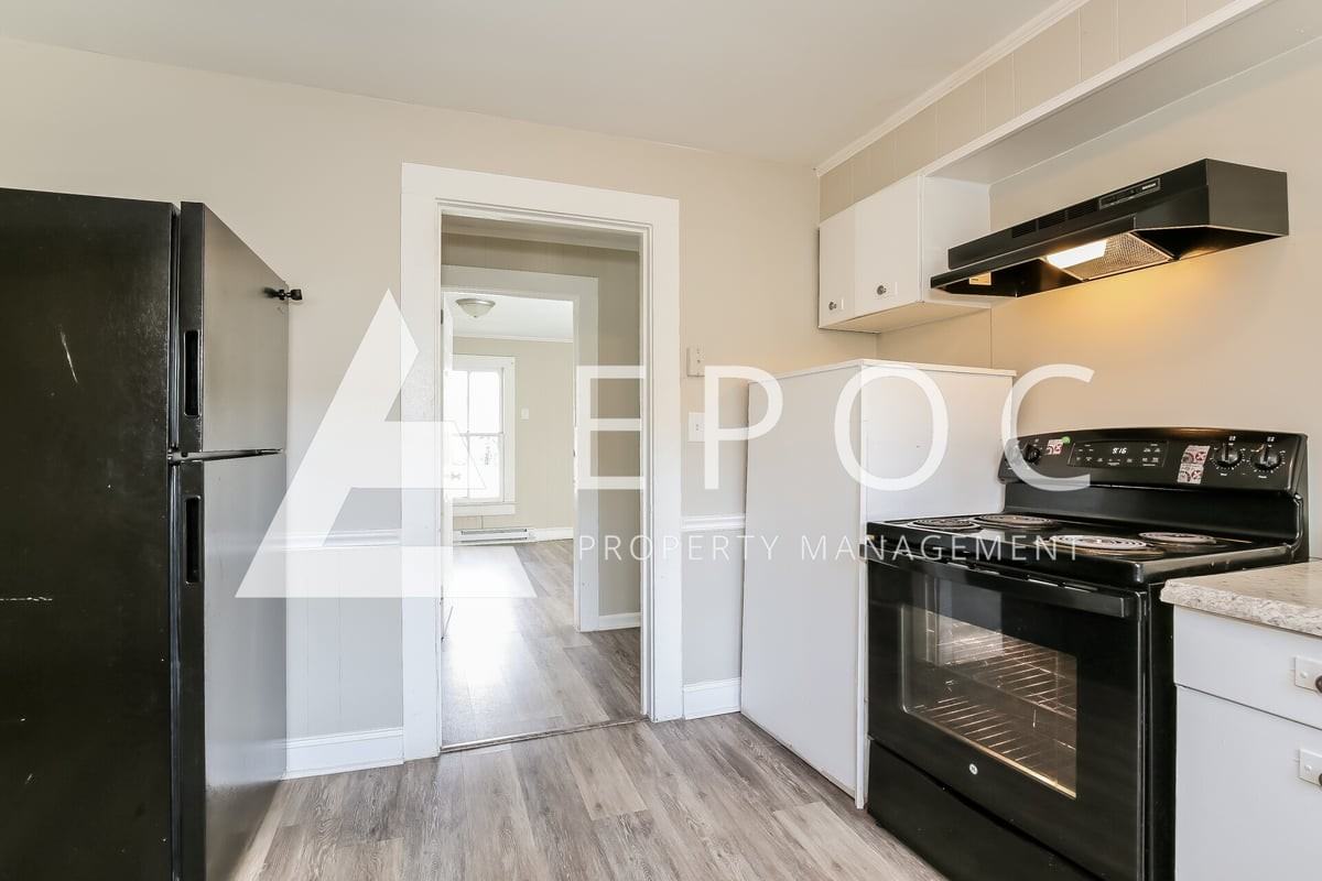 810 Oakley St - Photo 3 of 15