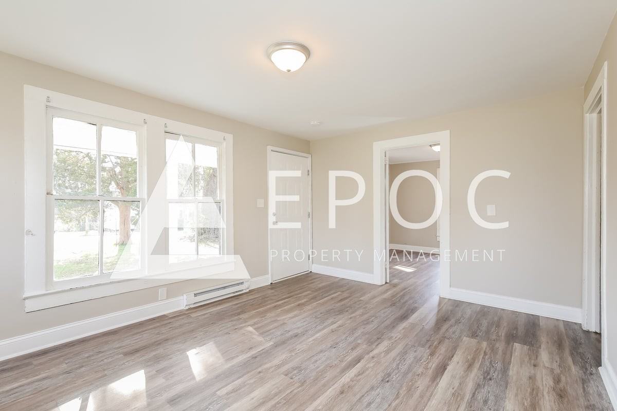 810 Oakley St - Photo 7 of 15