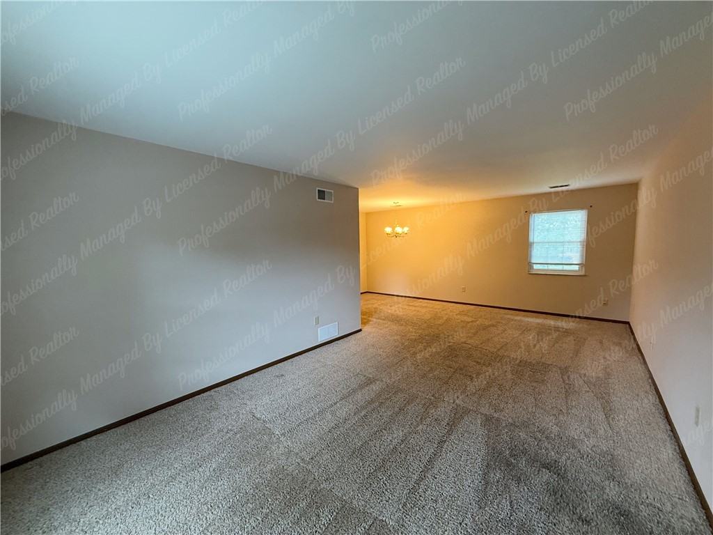 290 E Alex Bell Rd ##4 - Photo 5 of 32