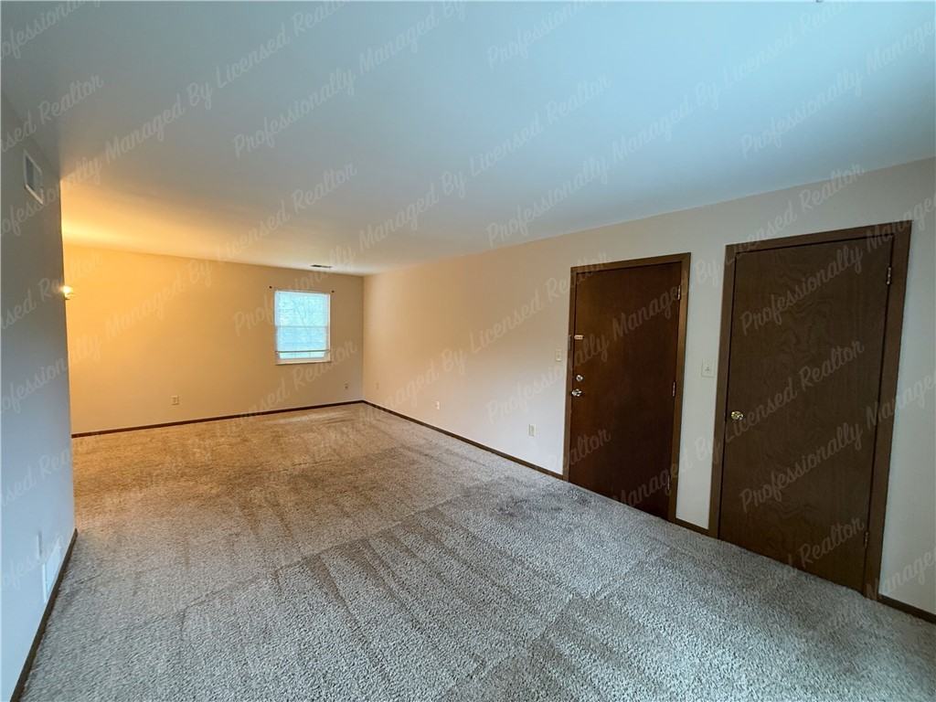 290 E Alex Bell Rd ##4 - Photo 6 of 32