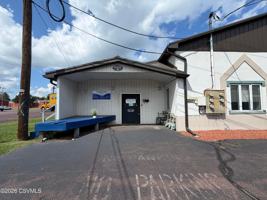 featured image of 589 E 7th St