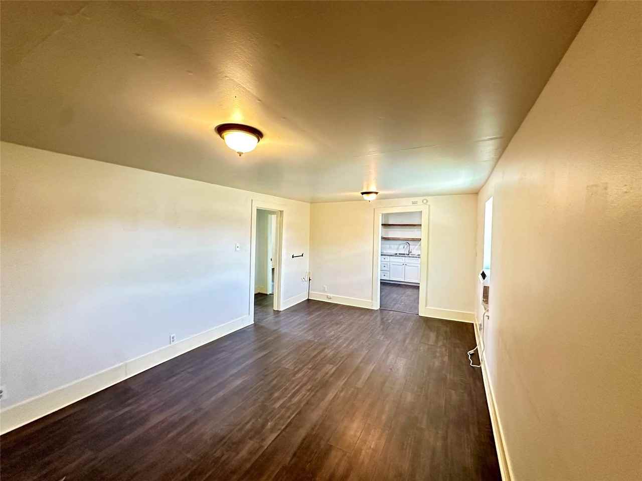 5306 Avenue O 1/2 - Photo 5 of 14
