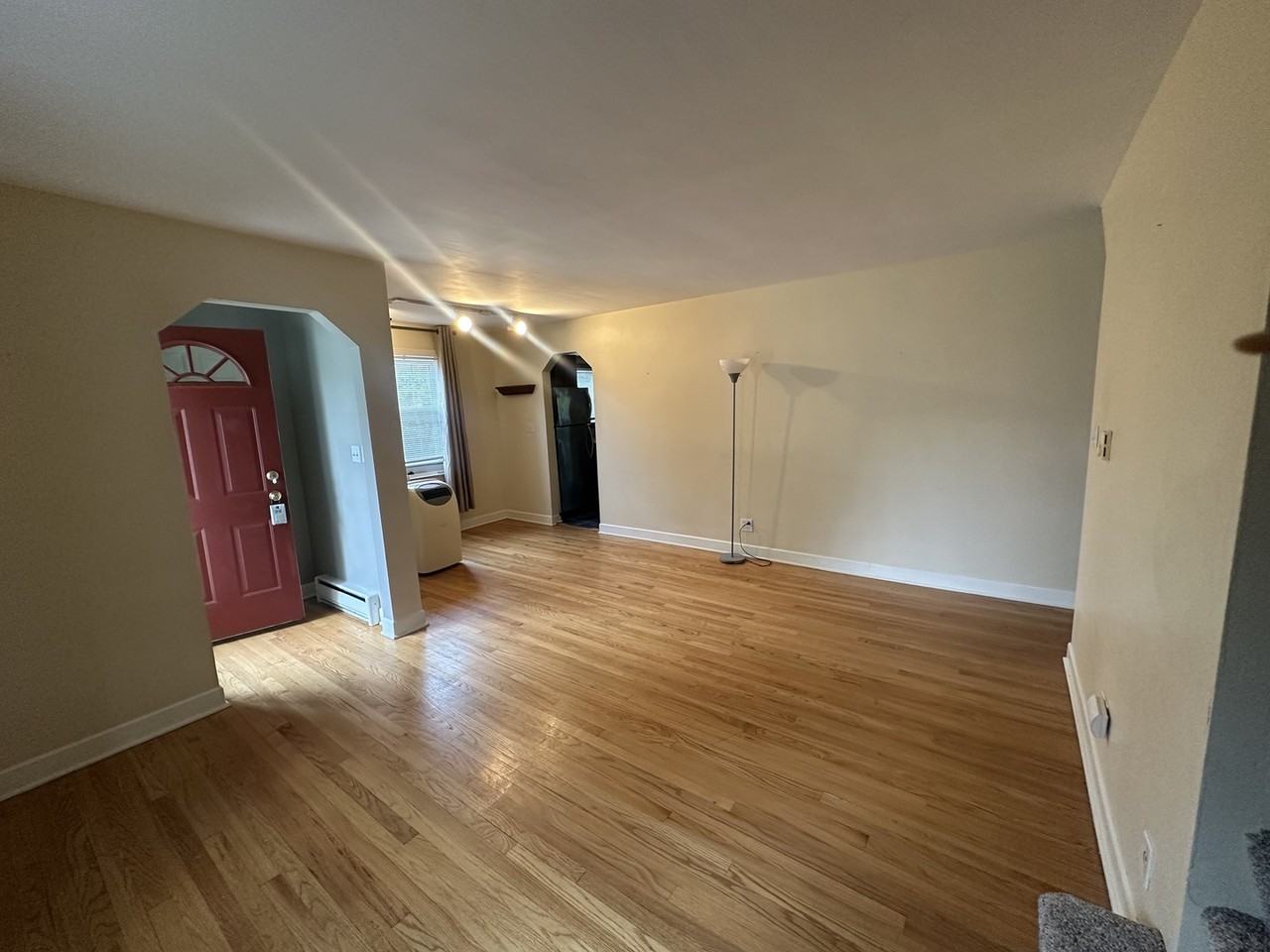 1015 N Fernandez Ave - Photo 2 of 14