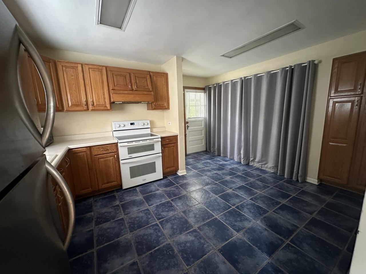 1015 N Fernandez Ave - Photo 6 of 14