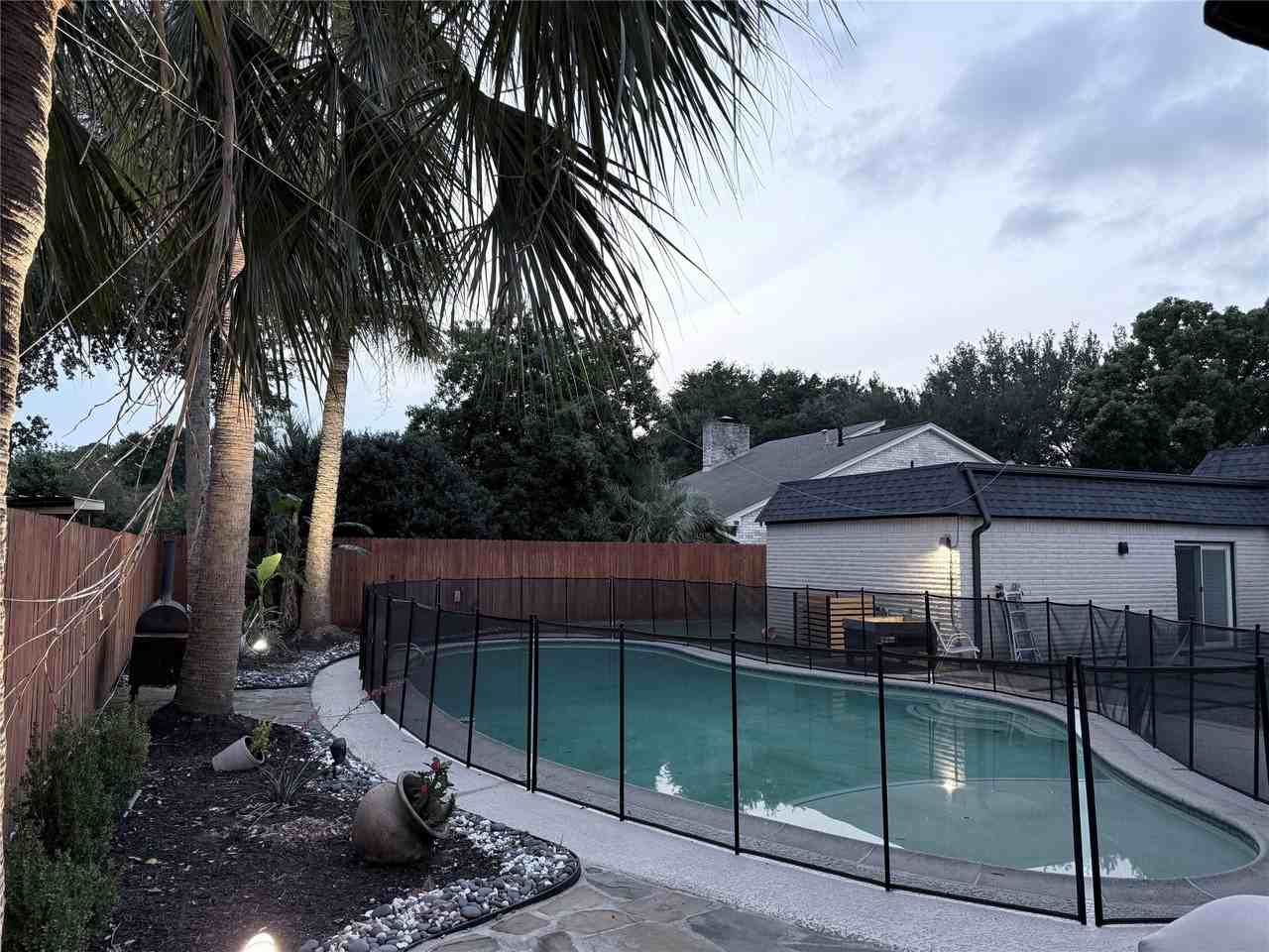 4012 Chile Dr - Photo 3 of 36