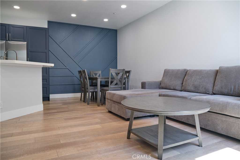 3902 Orangewood - Photo 3 of 16