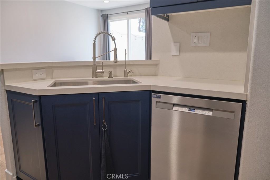 3902 Orangewood - Photo 5 of 16